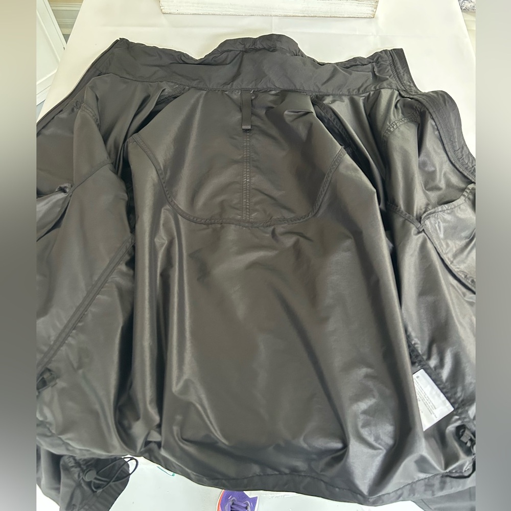 Lululemon | Women’s Lightweight Cropped Track Jacket – Black - Picture 8 of 11